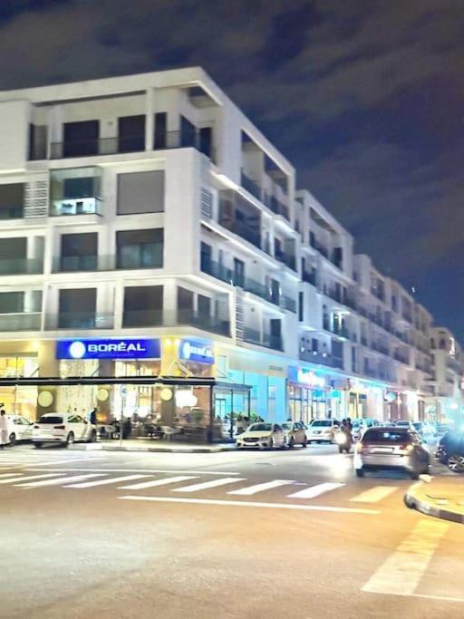 Hamza Apparemment Apartment *